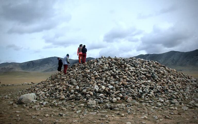 Archaeology, Ancient Petroglyphs & Tombs